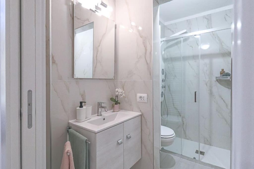 New Private Apt In Como A-C Self Check-In المظهر الخارجي الصورة